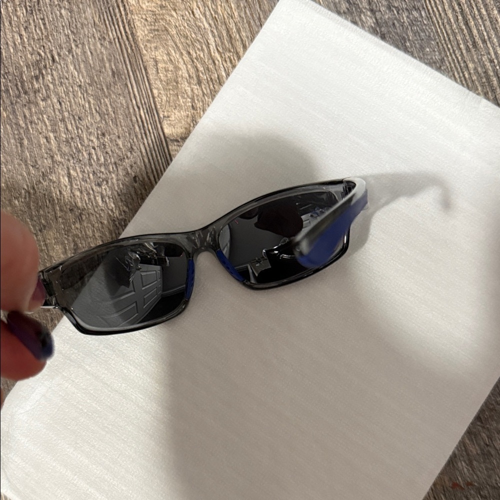 Champion Black and Blue men’s Sunglasses - Picture 4 of 8